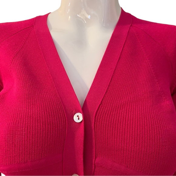 ZARA MAGENTA PINK V-NECK FITTED CROPPED CARDIGAN. WOMEN’S SIZE MEDIUM. - Picture 5 of 8